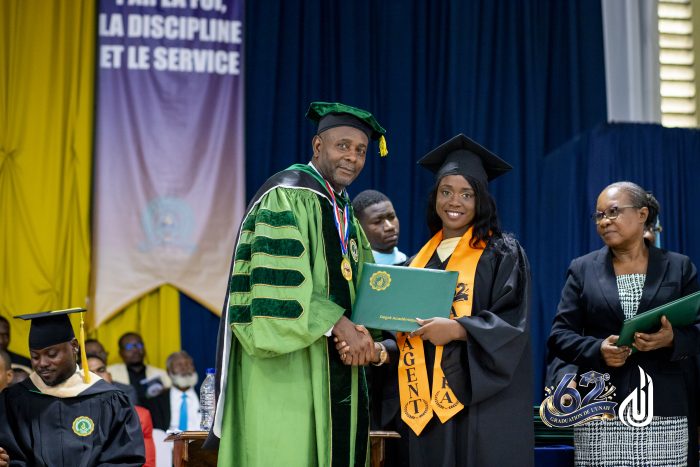 Ceremoni de Graduation